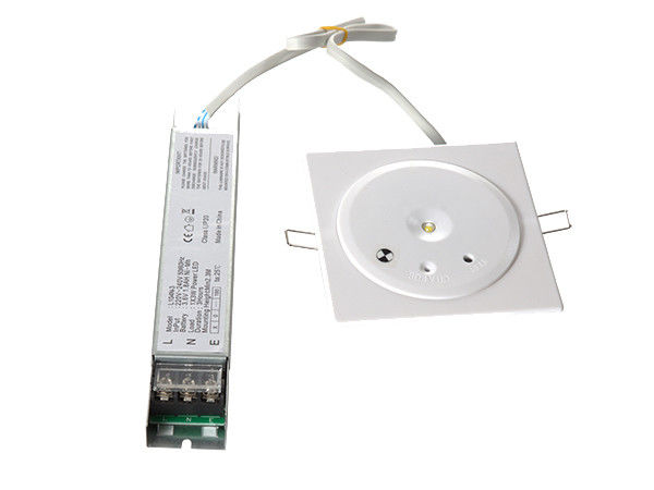 220V Oplaadbaar Noodverlichtingsarmatuur met 180 Minuten Brandduur, Vlamvertragende ABS Behuizing en Wandinbouwmontage